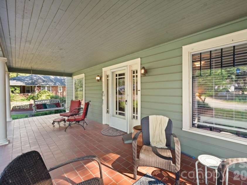 313 Main Street, Morganton, NC 28655.  MLS# CAR4401633, YatesRealty ID 663. 