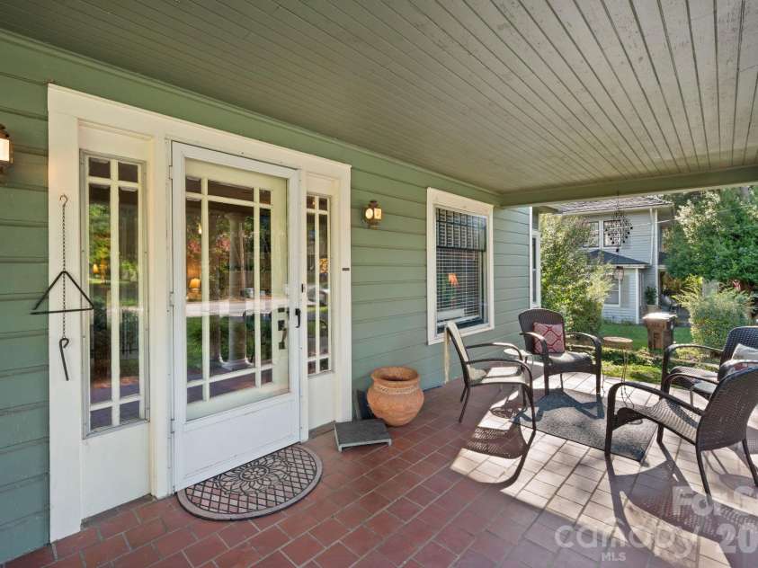 313 Main Street, Morganton, NC 28655.  MLS# CAR4401633, YatesRealty ID 663. 