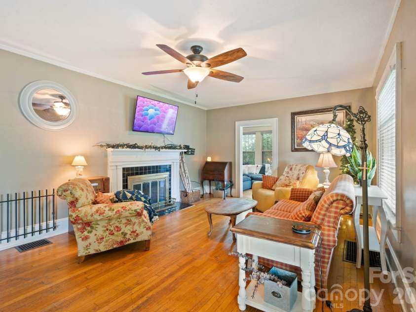 313 Main Street, Morganton, NC 28655.  MLS# CAR4401633, YatesRealty ID 663. 
