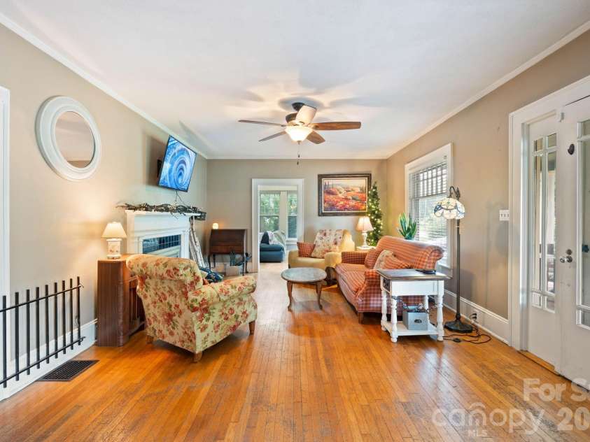 313 Main Street, Morganton, NC 28655.  MLS# CAR4401633, YatesRealty ID 663. 