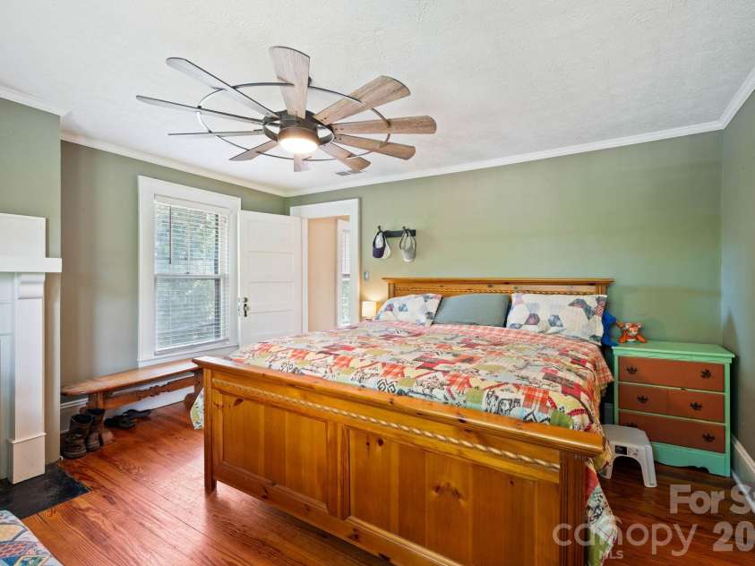 313 Main Street, Morganton, NC 28655.  MLS# CAR4401633, YatesRealty ID 663. 