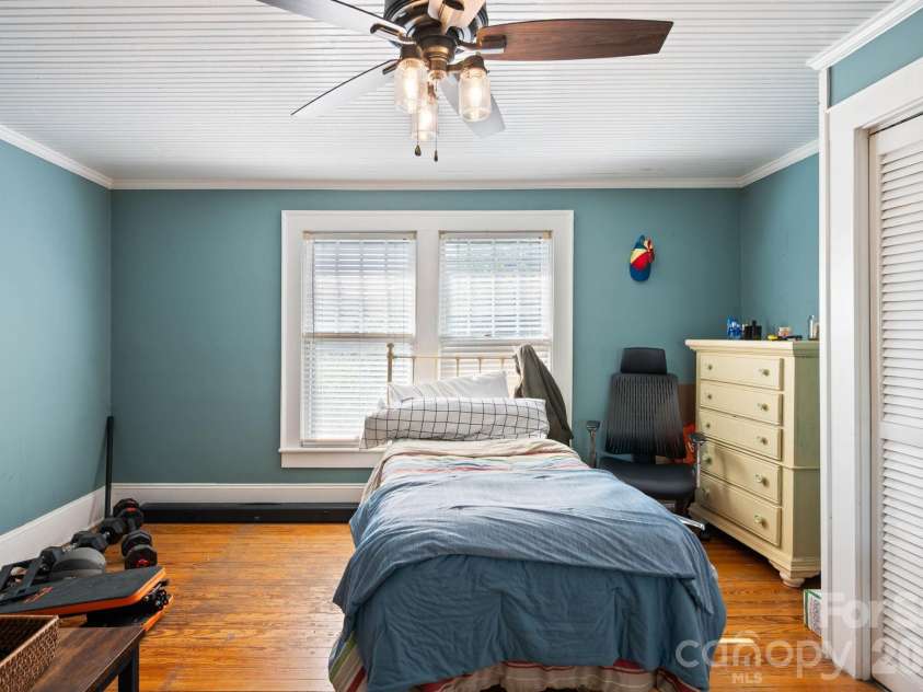 313 Main Street, Morganton, NC 28655.  MLS# CAR4401633, YatesRealty ID 663. 