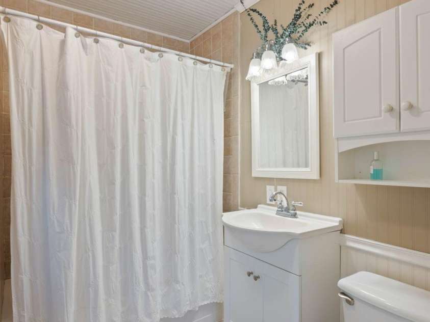 313 Main Street, Morganton, NC 28655.  MLS# CAR4401633, YatesRealty ID 663. 