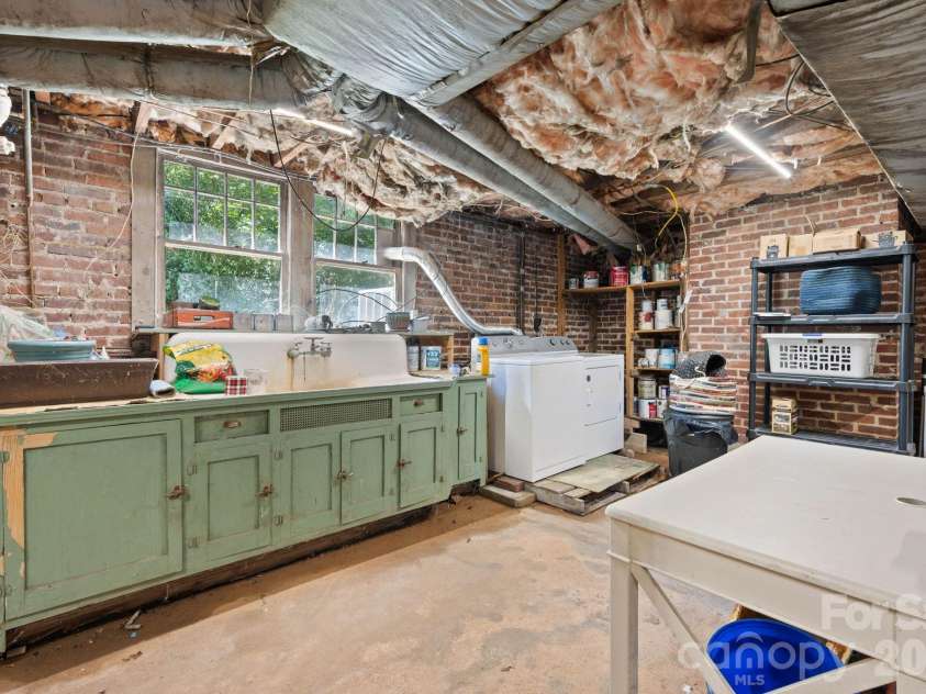 313 Main Street, Morganton, NC 28655.  MLS# CAR4401633, YatesRealty ID 663. 
