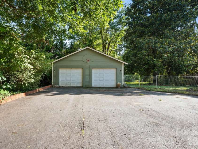 313 Main Street, Morganton, NC 28655.  MLS# CAR4401633, YatesRealty ID 663. 