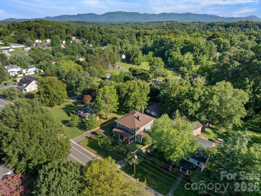 313 Main Street, Morganton, NC 28655.  MLS# CAR4401633, YatesRealty ID 663. 