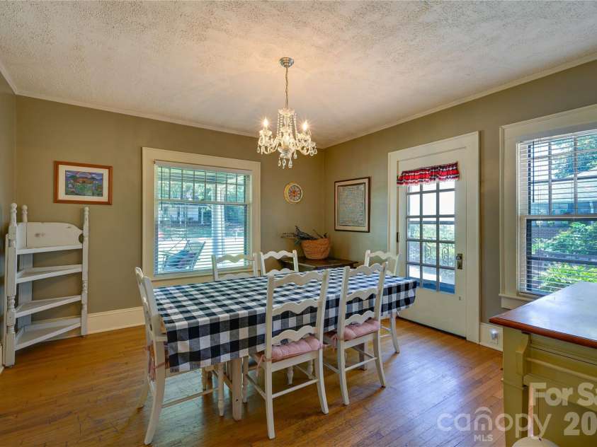 313 Main Street, Morganton, NC 28655.  MLS# CAR4401633, YatesRealty ID 663. 