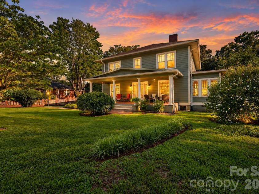 313 Main Street, Morganton, NC 28655.  MLS# CAR4401633, YatesRealty ID 663. 