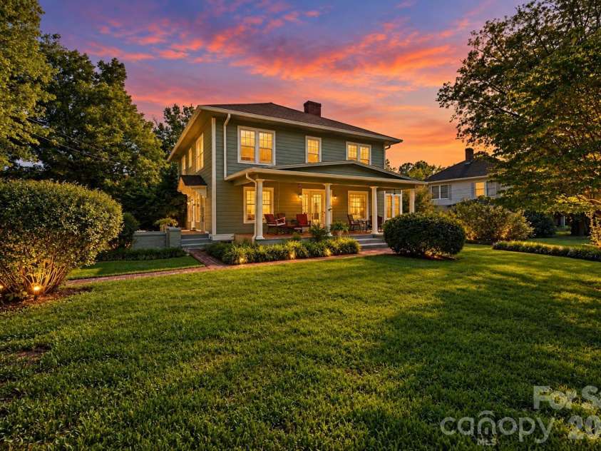 313 Main Street, Morganton, NC 28655.  MLS# CAR4401633, YatesRealty ID 663. 