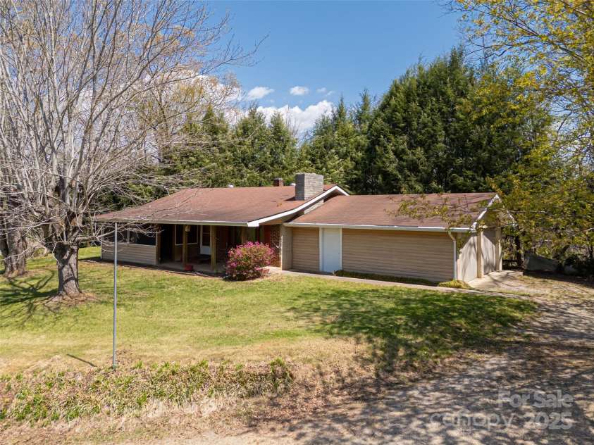 435 Upper Glady Fork Road, Candler, NC 28715.  MLS# CAR4245317, YatesRealty ID 663. 