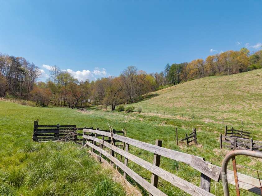 435 Upper Glady Fork Road, Candler, NC 28715.  MLS# CAR4245317, YatesRealty ID 663. 