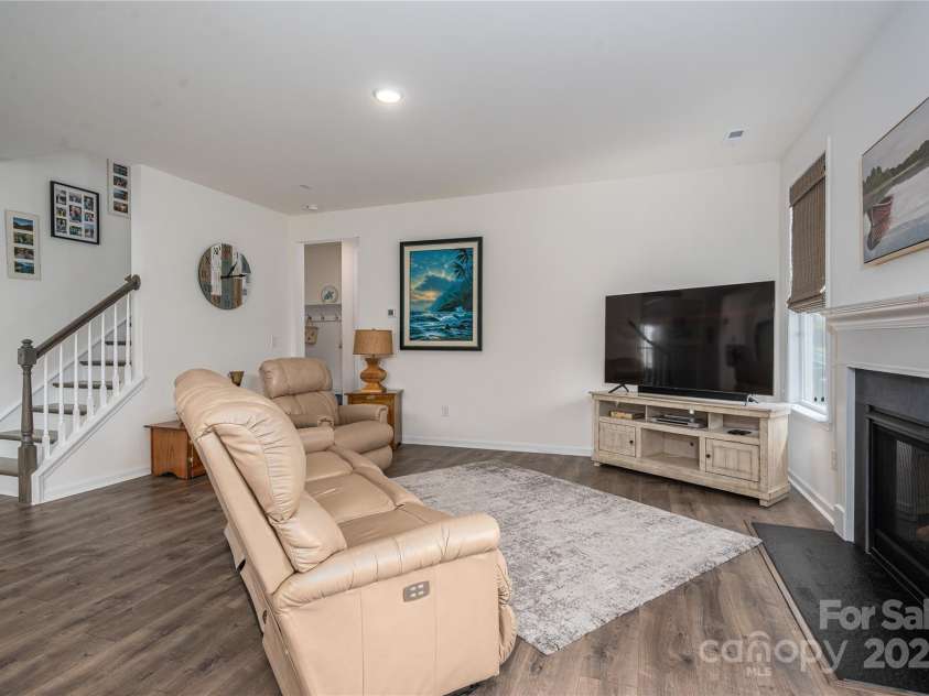 7924 Creek Park Drive, Denver, NC 28037.  MLS# CAR4240153, YatesRealty ID 6632. 