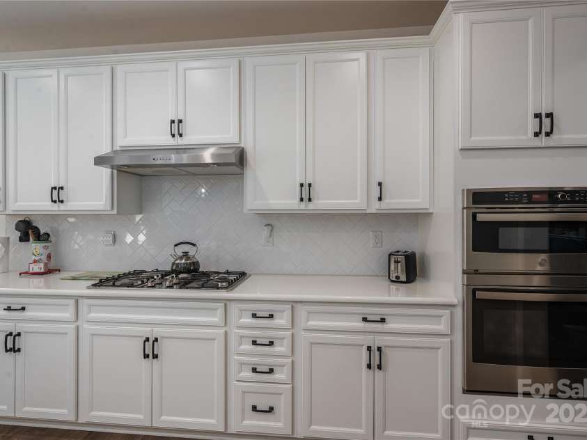 7924 Creek Park Drive, Denver, NC 28037.  MLS# CAR4240153, YatesRealty ID 6632. 