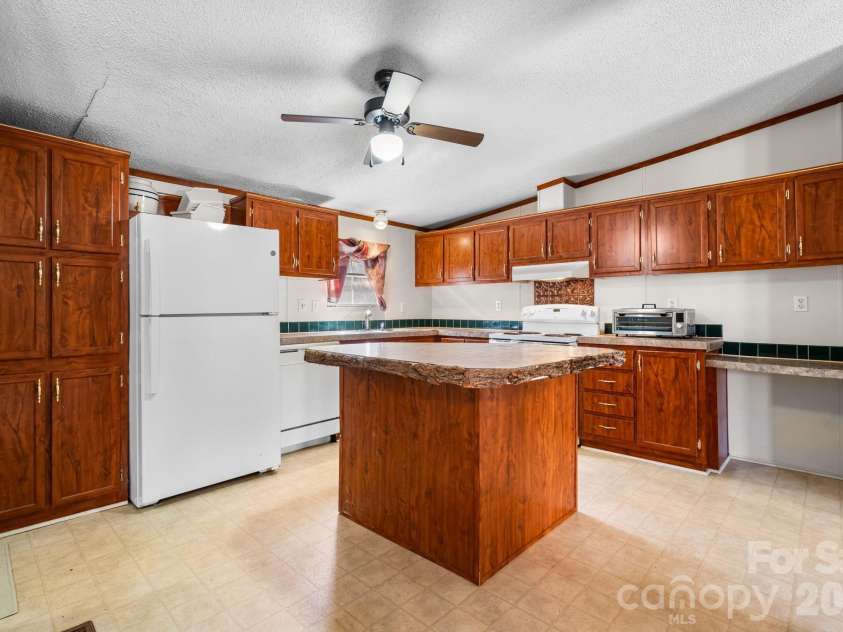 1922 Zacks Fork Road, Lenoir, NC 28645.  MLS# CAR4353078, YatesRealty ID 6633. 