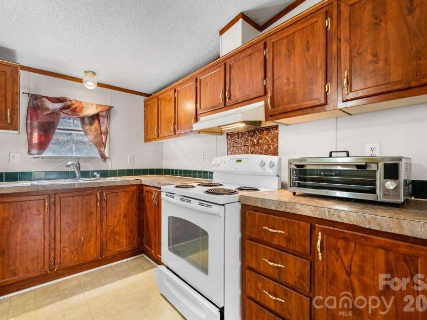 1922 Zacks Fork Road, Lenoir, NC 28645.  MLS# CAR4353078, YatesRealty ID 6633. 