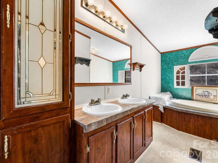 1922 Zacks Fork Road, Lenoir, NC 28645.  MLS# CAR4353078, YatesRealty ID 6633. 