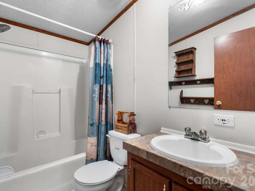 1922 Zacks Fork Road, Lenoir, NC 28645.  MLS# CAR4353078, YatesRealty ID 6633. 