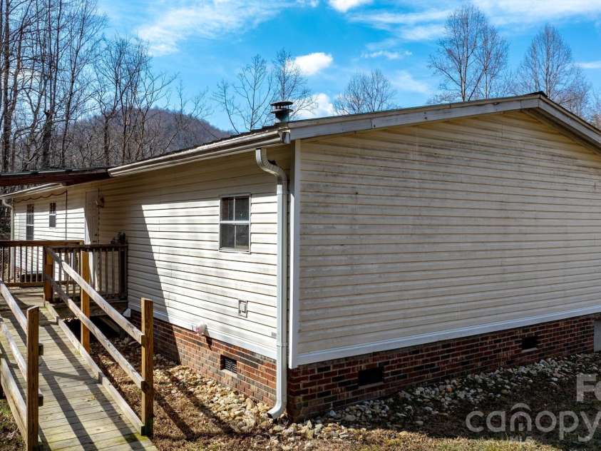 1922 Zacks Fork Road, Lenoir, NC 28645.  MLS# CAR4353078, YatesRealty ID 6633. 