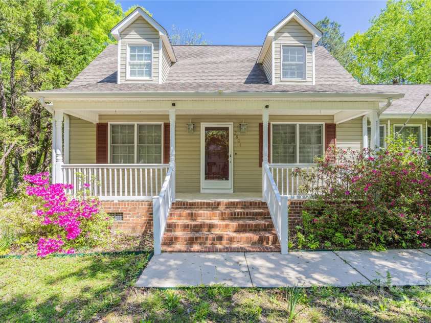 2804 Lake Hill Court, High Point, NC 27265.  MLS# CAR4246605, YatesRealty ID 6635. 