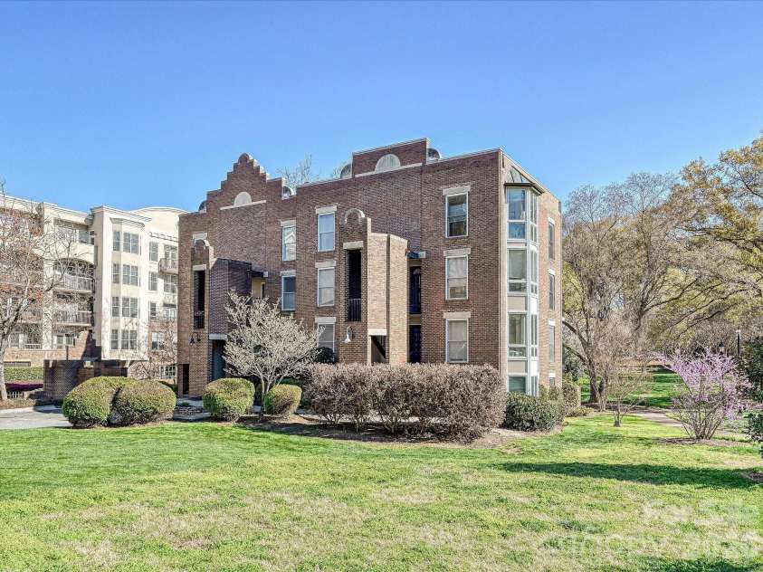 328 6th Street, Charlotte, NC 28202.  MLS# CAR4359361, YatesRealty ID 6635. 