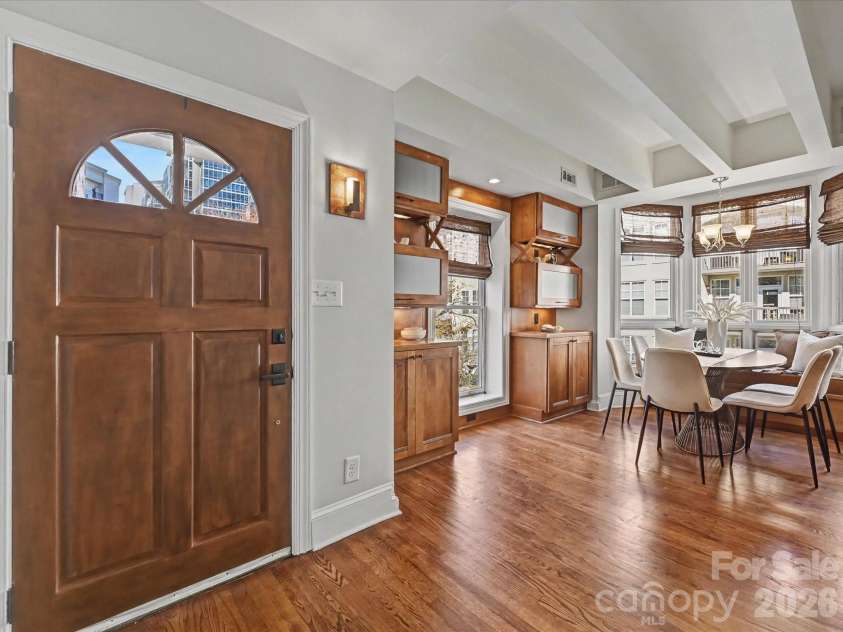 328 6th Street, Charlotte, NC 28202.  MLS# CAR4359361, YatesRealty ID 6635. 