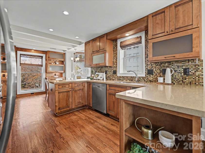 328 6th Street, Charlotte, NC 28202.  MLS# CAR4359361, YatesRealty ID 6635. 