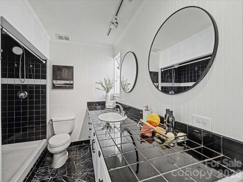 328 6th Street, Charlotte, NC 28202.  MLS# CAR4359361, YatesRealty ID 6635. 