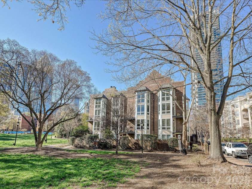 328 6th Street, Charlotte, NC 28202.  MLS# CAR4359361, YatesRealty ID 6635. 