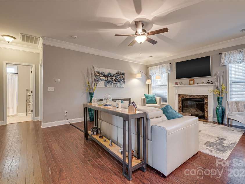 10728 Bere Island Drive, Charlotte, NC 28278.  MLS# CAR4241431, YatesRealty ID 6637. 