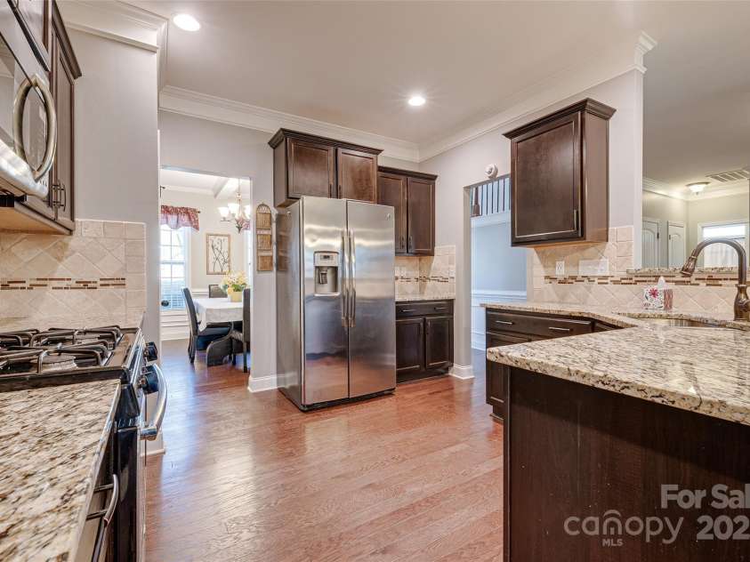 10728 Bere Island Drive, Charlotte, NC 28278.  MLS# CAR4241431, YatesRealty ID 6637. 