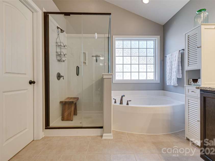 10728 Bere Island Drive, Charlotte, NC 28278.  MLS# CAR4241431, YatesRealty ID 6637. 