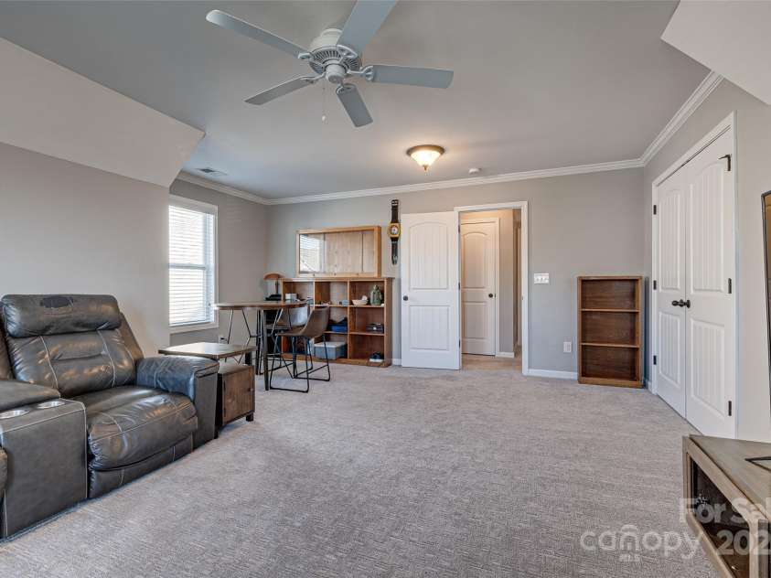 10728 Bere Island Drive, Charlotte, NC 28278.  MLS# CAR4241431, YatesRealty ID 6637. 