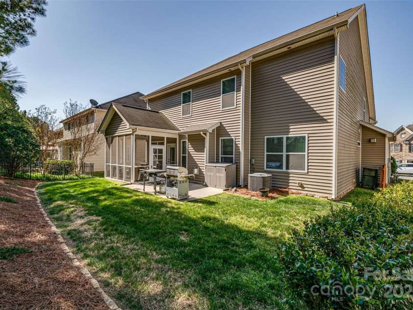 10728 Bere Island Drive, Charlotte, NC 28278.  MLS# CAR4241431, YatesRealty ID 6637. 