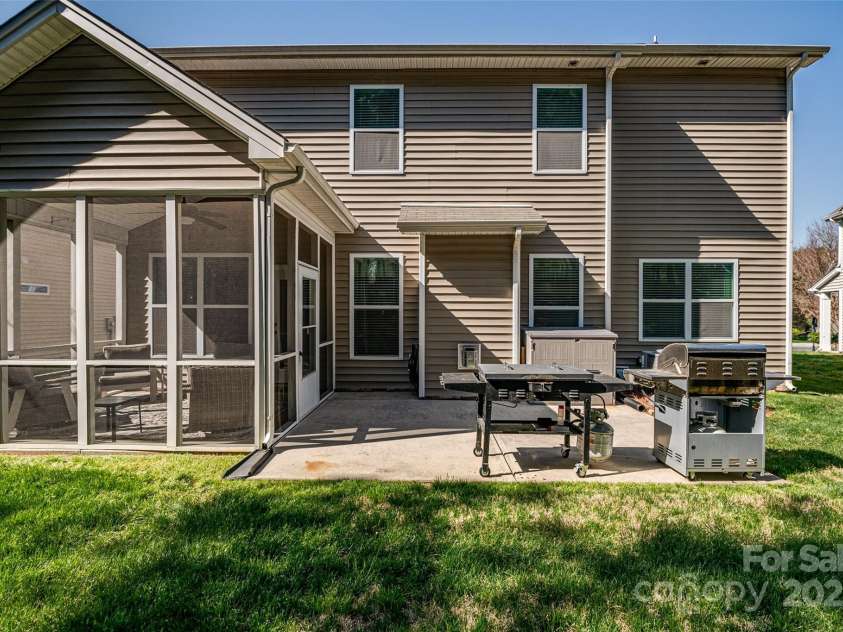 10728 Bere Island Drive, Charlotte, NC 28278.  MLS# CAR4241431, YatesRealty ID 6637. 