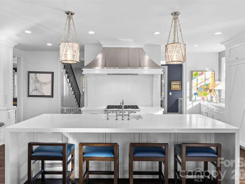 1438 Queens Road, Charlotte, NC 28207.  MLS# CAR4345945, YatesRealty ID 6637. Kitchen