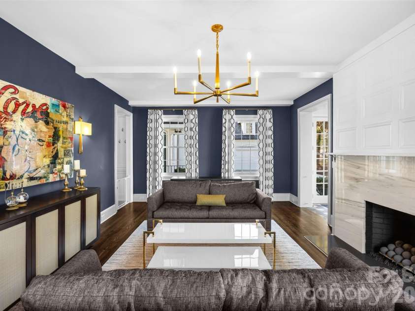 1438 Queens Road, Charlotte, NC 28207.  MLS# CAR4345945, YatesRealty ID 6637. Living Room