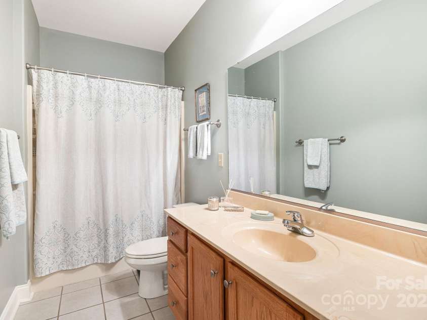 15 Holiday Drive, Arden, NC 28704.  MLS# CAR4247289, YatesRealty ID 6638. 