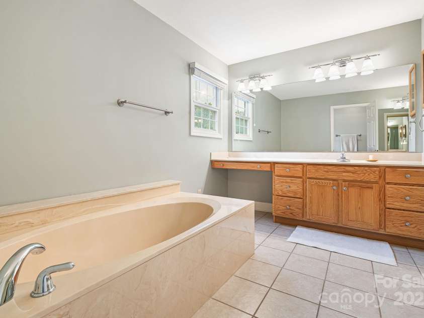 15 Holiday Drive, Arden, NC 28704.  MLS# CAR4247289, YatesRealty ID 6638. 