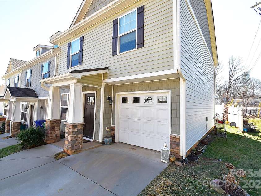 101 Monmouth Way, Candler, NC 28715.  MLS# CAR4225788, YatesRealty ID 6639. 