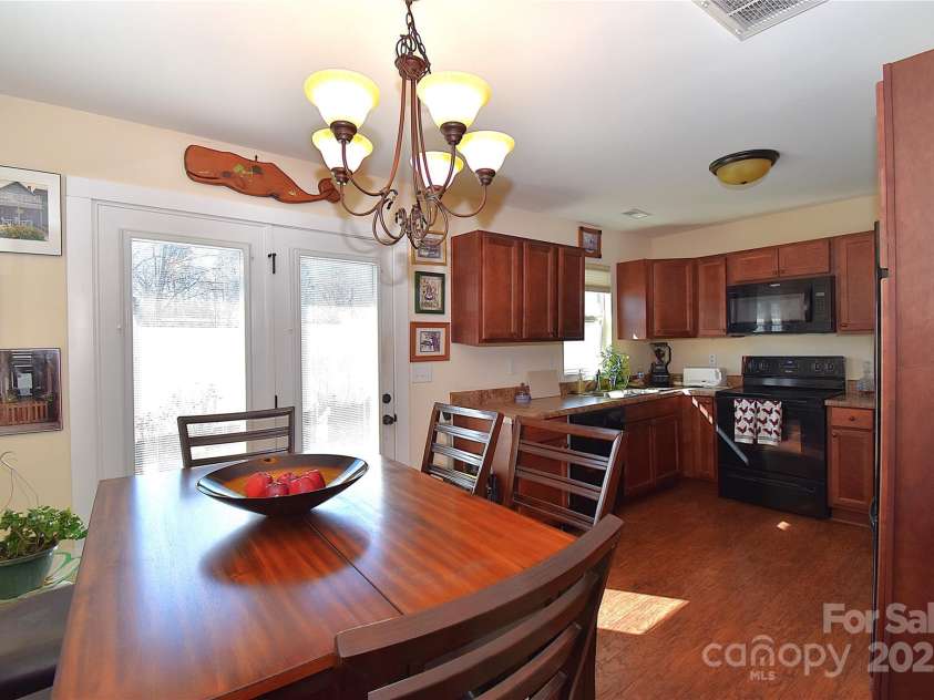 101 Monmouth Way, Candler, NC 28715.  MLS# CAR4225788, YatesRealty ID 6639. 