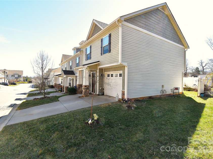 101 Monmouth Way, Candler, NC 28715.  MLS# CAR4225788, YatesRealty ID 6639. 