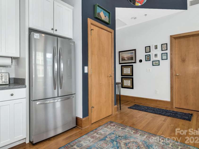 59 College Street, Asheville, NC 28801.  MLS# CAR4306677, YatesRealty ID 664. 