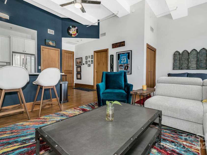 59 College Street, Asheville, NC 28801.  MLS# CAR4306677, YatesRealty ID 664. 