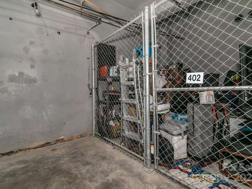 59 College Street, Asheville, NC 28801.  MLS# CAR4306677, YatesRealty ID 664. 