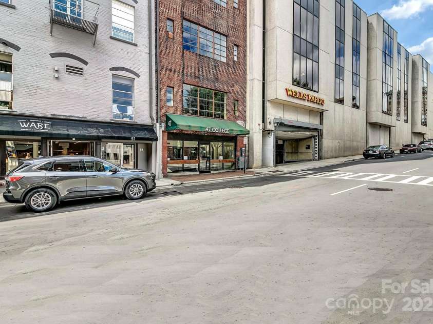 59 College Street, Asheville, NC 28801.  MLS# CAR4306677, YatesRealty ID 664. 
