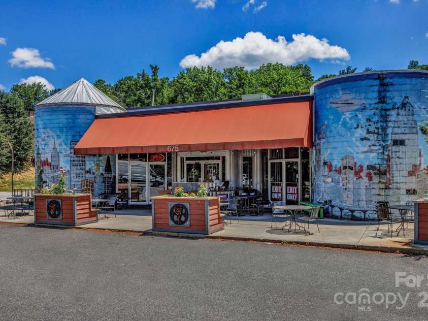 59 College Street, Asheville, NC 28801.  MLS# CAR4306677, YatesRealty ID 664. 