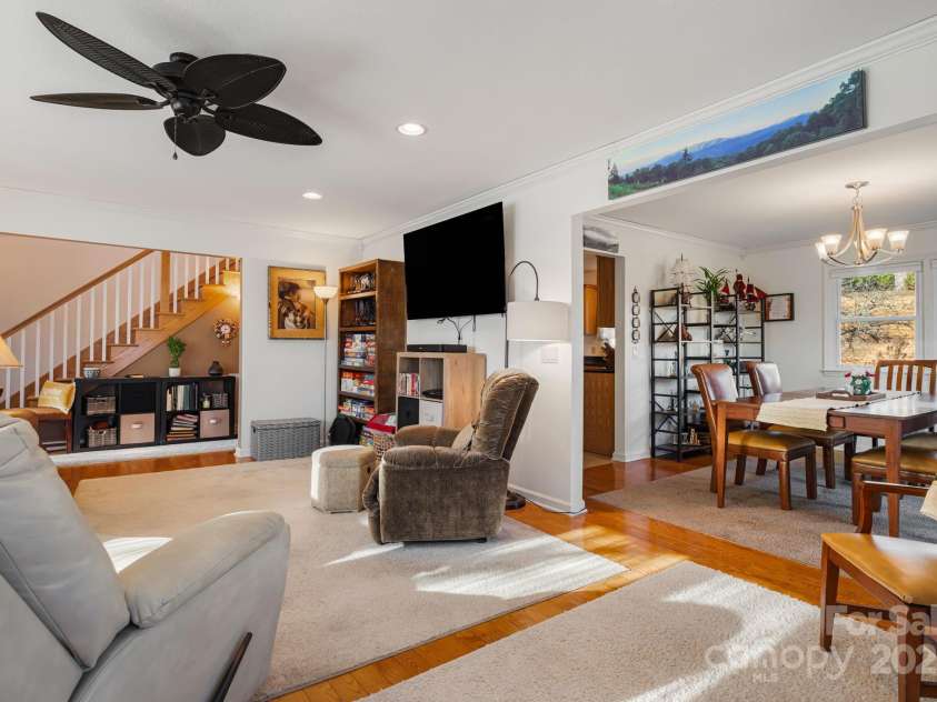 154 Harris Street, Spruce Pine, NC 28777.  MLS# CAR4333883, YatesRealty ID 6640. 