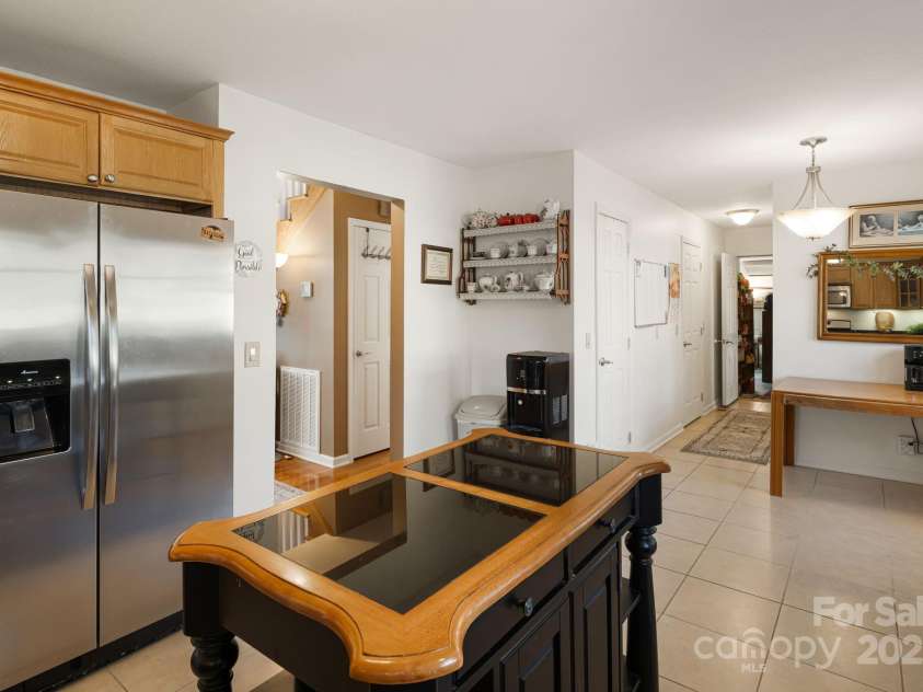 154 Harris Street, Spruce Pine, NC 28777.  MLS# CAR4333883, YatesRealty ID 6640. 