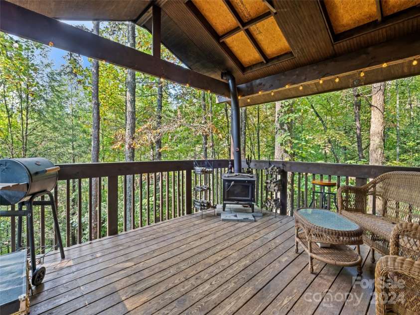 626 Rustic Heights Road, Waynesville, NC 28785.  MLS# CAR4177553, YatesRealty ID 6640. 