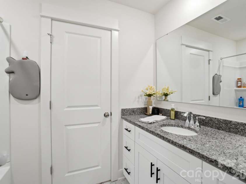 340 Heritage Place, Mooresville, NC 28115.  MLS# CAR4361386, YatesRealty ID 6641. 